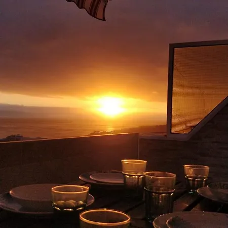 New Deluxe Stunned Seaview 2 Bed Apartment