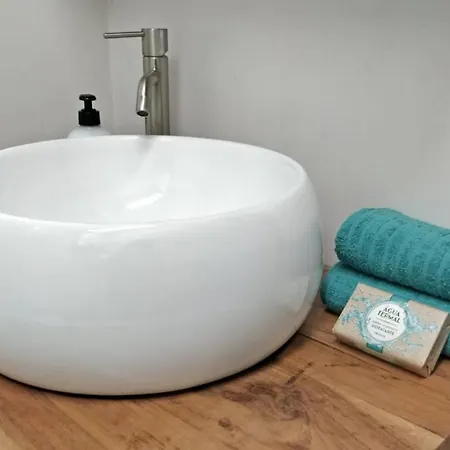 New Deluxe Stunned Seaview 2 Bed