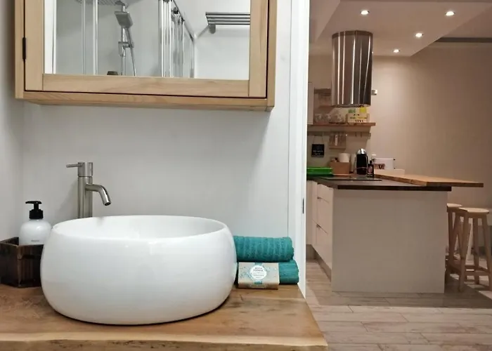 New Deluxe Stunned Seaview 2 Bed *