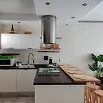 Apartmán New Deluxe Stunned Seaview 2 Bed