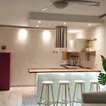 New Deluxe Stunned Seaview 2 Bed Apartmán *